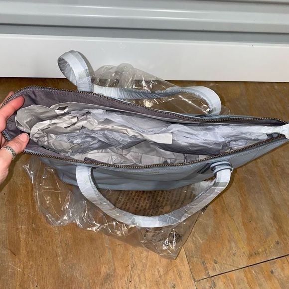 Fossil NIB Sydney Tote Smokey Blue Tote Shoulder Bag Purse, MSRP $280 SOLD OUT - Picture 8 of 9